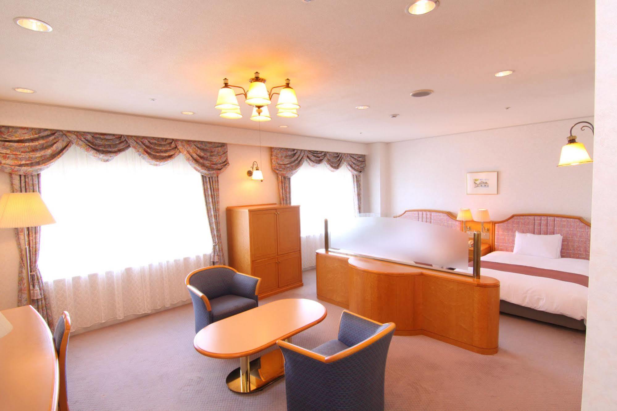 Hotel Green Tower Makuhari Chiba Eksteriør billede